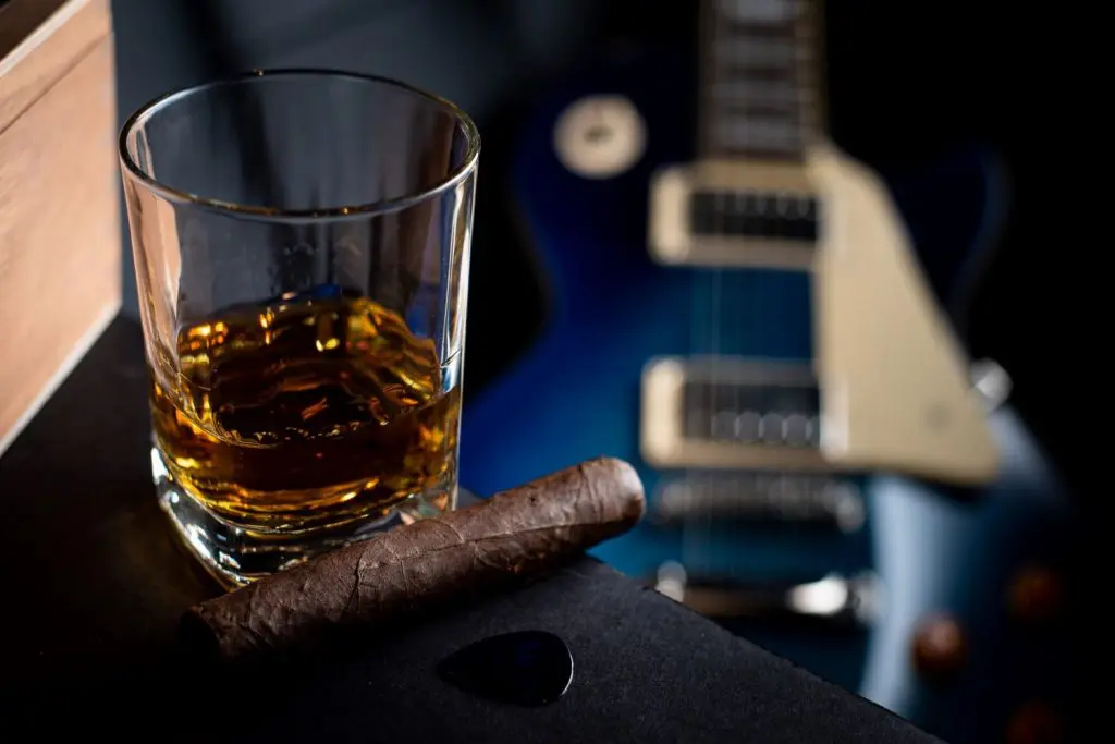 Affordable Cigar Alternatives For Expensive Cigars. 2 GOOD CIGARS