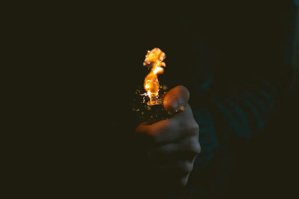 How To Light A Cigar 1 Lighter